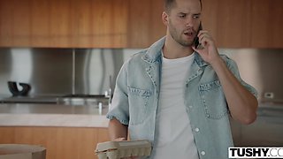 The anal love that the redhead Marina Gold will make her ask for more