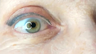 Mature lady facecum huge load on eye