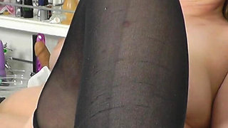 Mature gyno fetish - perverted gynecologist records his mature female patient on camera