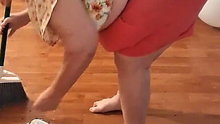Big Belly Beauty Nurse Vick Cleans up Messy Floor