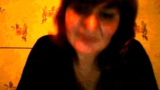 Mature Russian Amateur Irina Shows Off on Webcam