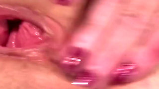 Extreme Dildo on Fuck Machine Pussy Pounding! Maxxximummilf Explores Her Gaped Pussy!