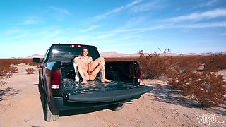 Small Hands and Desert Heat in a Sizzling Romance