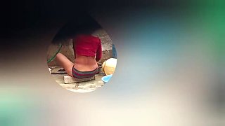 Step Sister Caught Cleaning Pussy Hair and Bathing in Open Outdoor Bathroom