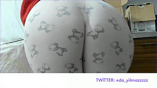 CAMELTOE- MASTURBATE WITH PAJAMAS- BIG ASS- RUBBING PUSSY WITH PAJAMAS