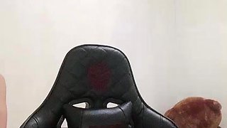 Voluptuous Mei Yien reveals her big juggs with passionate live energy