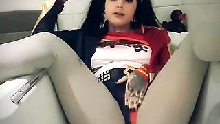 Harley Quinn Pees in Bath