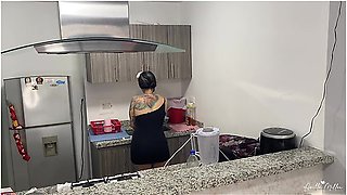 Katty Blake - Hot Boss Eats His Maids Big Ass