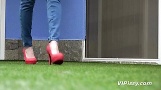 Dainty Kattie Gold and Vinna Reed - redhead dirt - VIPissy