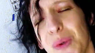 Skinny MILF Kathylee fucked hard at casting by muscle man after shooting