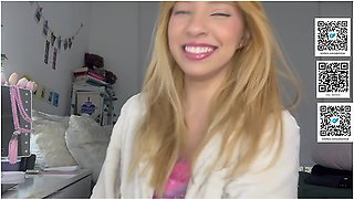 Julie Oliver - Joi Smoking And Cumming With You!