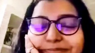 Phat Indian chick witnesses man meat getting off and popshot on web cam