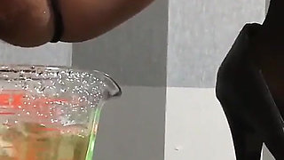 Mmm, so Much of My Yellow Juice - Pissing Hairy Pussy