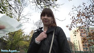 Watch flattering Luna Dark's clip