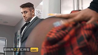 Brazzers - quincy roee sneakily flashes dante & wanks in front of him while her husband's back is revved