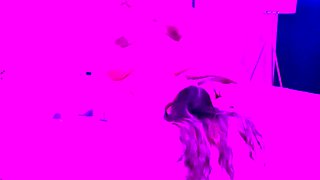 Emo Amateur Teen stript vor der Cam