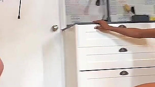 Lady Valeska - 1st Time Squish (hd 1080p Mp4)