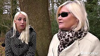 Granny Lacey Starr Passionately Licks Blonde Liz Rainbow