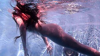 Amateur hottie fucked outdoor in public