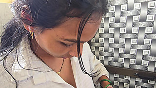 I Met My School Girlfriend Alone in the Toilet, We Had Sex with the Consent of Both of Us
