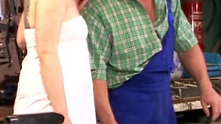 Young brunette trainee gets to work on her boss is fucked and gets more wages