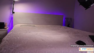 She rubs her clit live! Fun- Siren voice stroke slower!