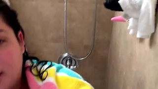Live Stream with Dani Valentina