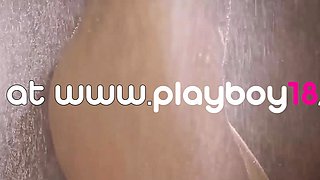 Totally sultry teen drops of her bikini