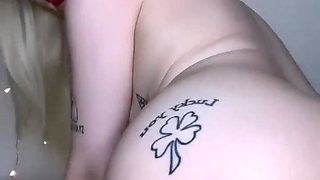 Spooky Barbie Girl Orgasms to Huge Sex Machine