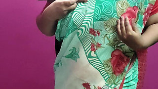 Hot Tamil Wife Seducing Neighbour