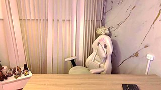 Alannah Amateur Brunette Orgasm Toy