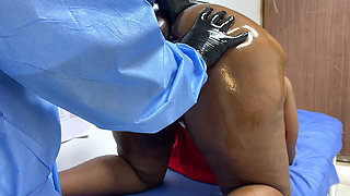 Patient Cums on the Stretcher When the Gynecologist Checks Him and Fucks Her