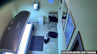 Bald Young Cock-squeezing Vagina Cought in Solarium