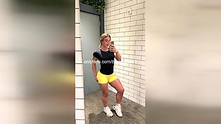 Fitness Babe Leaking Pussy in Instagram Accident