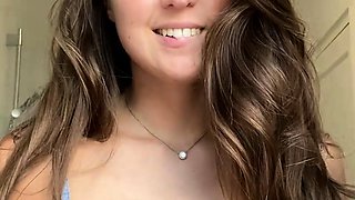 Big boob brunette masturbates on webcam