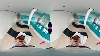 Horny Holly Molly tempts stranger at luxury motel pool - teenmegaworld