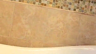 Fun in the Tub Featuring Kortney Kane