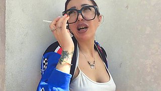 A new relaxing break with smoking and the beautiful Lavinia