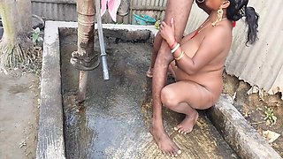 Bhabhi Ki Chudai Karte Samay Peshab Laga