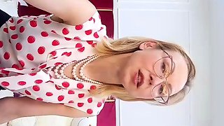 Flexible amateur blonde doll Rebeka masturbates