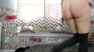 Big boobed Memphis Monroe masturbates in stocking