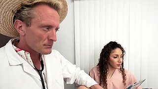 Tommy King wants to get pregnant and the sperm clinic is