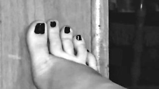 Sexy Toes Shining for Stepdaddy
