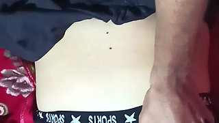 Desi bhabhi ki ghand me pani nikal diya desi bhabhi big brother chudai sexx video India sex video