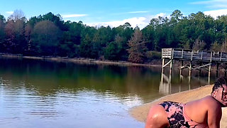 EBONY COUGAR TWERKING ON THE BEACH IN A SWIMSUIT