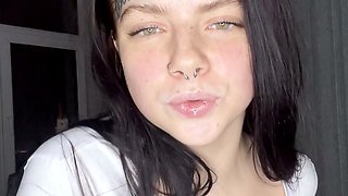 Love Chat Big Boobs Brunette Masturbating For Cam