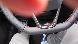 Handjob in the car on a very busy street o o huge risk