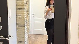 Giantess Crushing in Pantyhose and High Heels