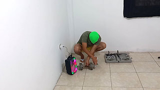 I Was Doing Physical Activity and My Stepmother Came to Seduce Me and Touch My Muscles