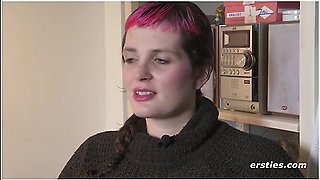 Klara Bringt Sich Unter Der Dusche In Stimmung Und Fingert Sich Zum Hohepunkt